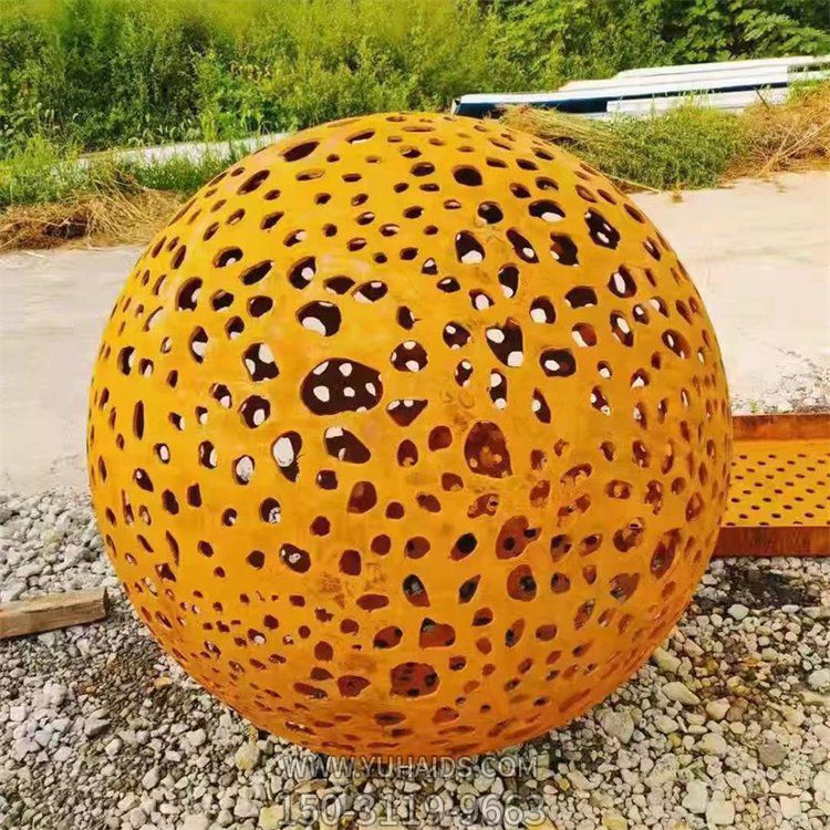 不銹鋼鏤空戶(hù)外公園大型鏤空球雕塑