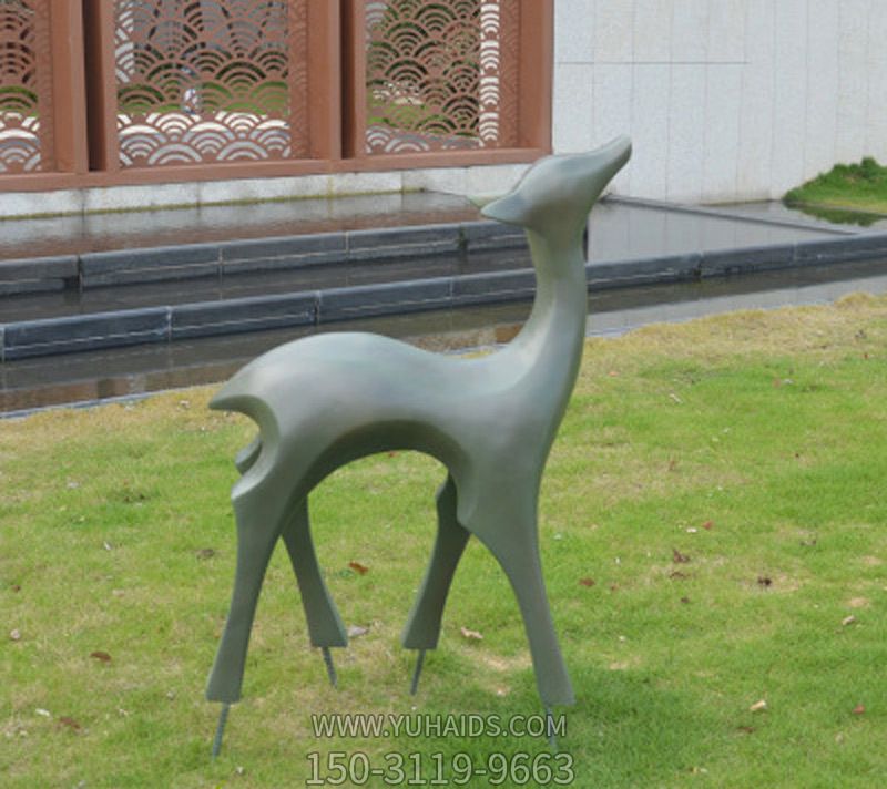 公園草坪創(chuàng )意抽象鹿雕塑