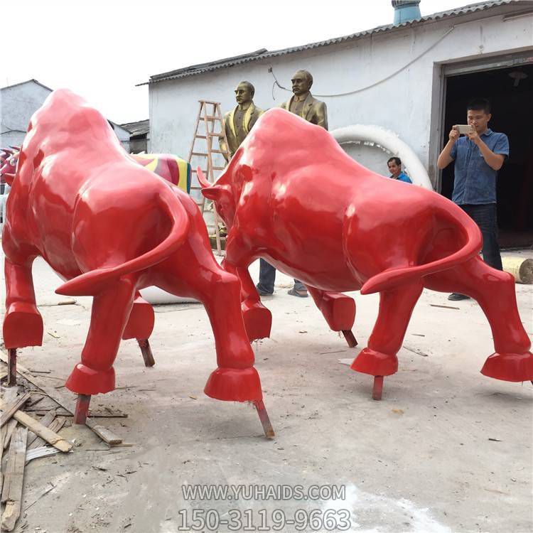 抽象玻璃鋼噴漆牛小品廣場(chǎng)景觀(guān)雕塑