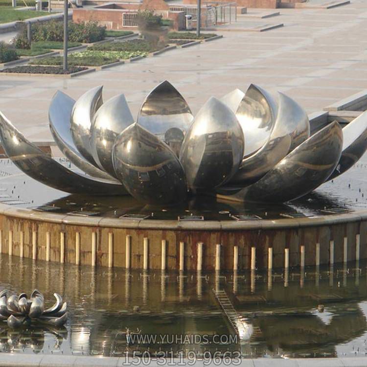 廣場(chǎng)水景不銹鋼鏡面創(chuàng  )意蓮花雕塑