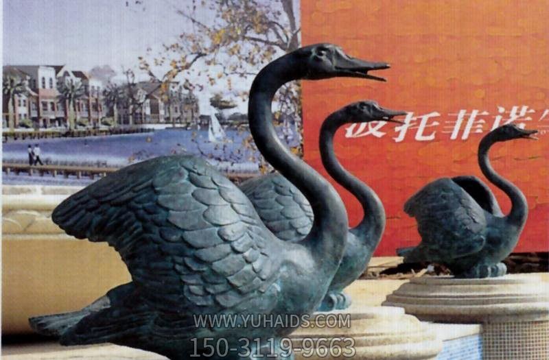 戶(hù)外酒店銅鑄彩繪創(chuàng )意玻璃鋼黑天鵝雕塑