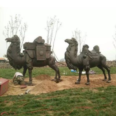 駱駝景觀(guān)，公園創(chuàng  )意玻璃鋼仿銅沙漠動(dòng)物