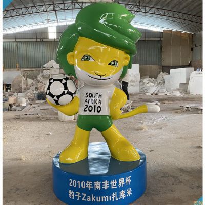 足球老虎卡通公仔，玻璃鋼體育運動(dòng)主題卡通形象雕塑