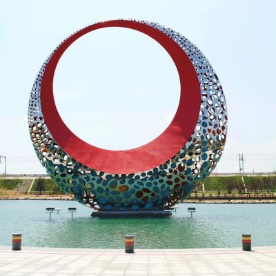 戶(hù)外廣場(chǎng)大型不銹鋼鏤空抽象圓環(huán)雕塑