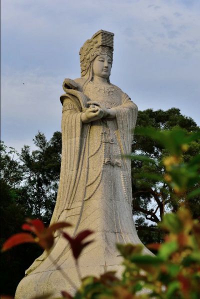 戶(hù)外大型景觀(guān)大理石石雕媽祖雕塑