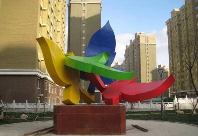 小區公園擺放彩色抽象不銹鋼樹(shù)葉雕塑