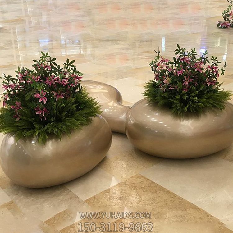 不銹鋼鏡面噴金室內創(chuàng )意花盆雕塑