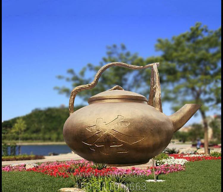 不銹鋼創(chuàng  )意噴金烤漆天壺雕塑