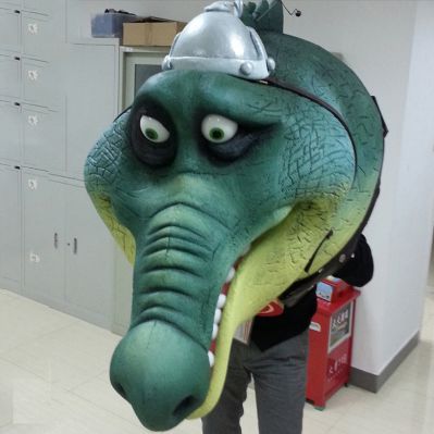 商場(chǎng)擺放的玻璃鋼卡通鱷魚(yú)雕塑