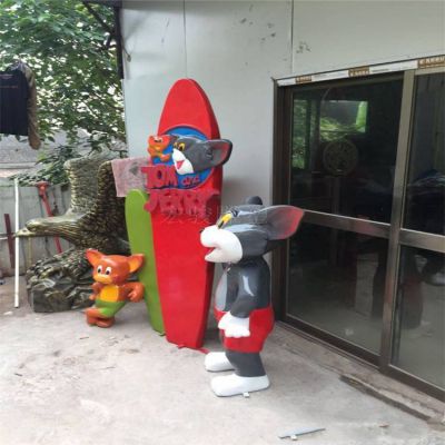 店鋪門(mén)口玻璃鋼彩繪卡通貓和老鼠雕塑