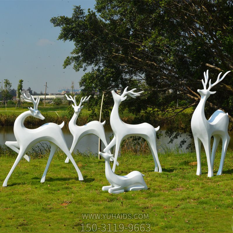 海邊創(chuàng )意裝飾品公園草坪玻璃鋼梅花鹿雕塑