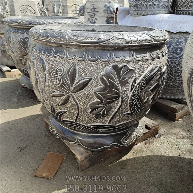 古建庭院蓄水缸，青石水缸雕塑