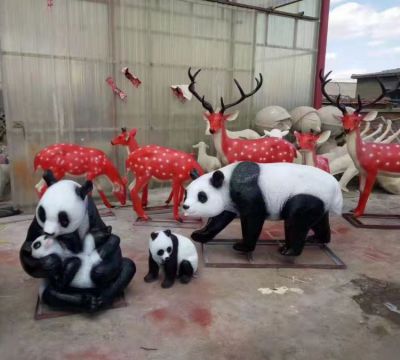 景區動(dòng)物園玻璃鋼仿真動(dòng)物熊貓雕塑