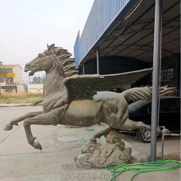 不銹鋼噴金烤漆創(chuàng  )意園林動(dòng)物景飛馬雕塑