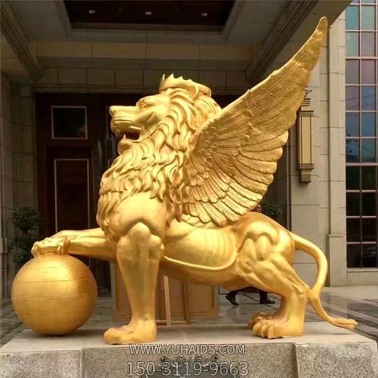 小區園林門(mén)口擺放帶翅膀銅獅子動(dòng)物雕塑