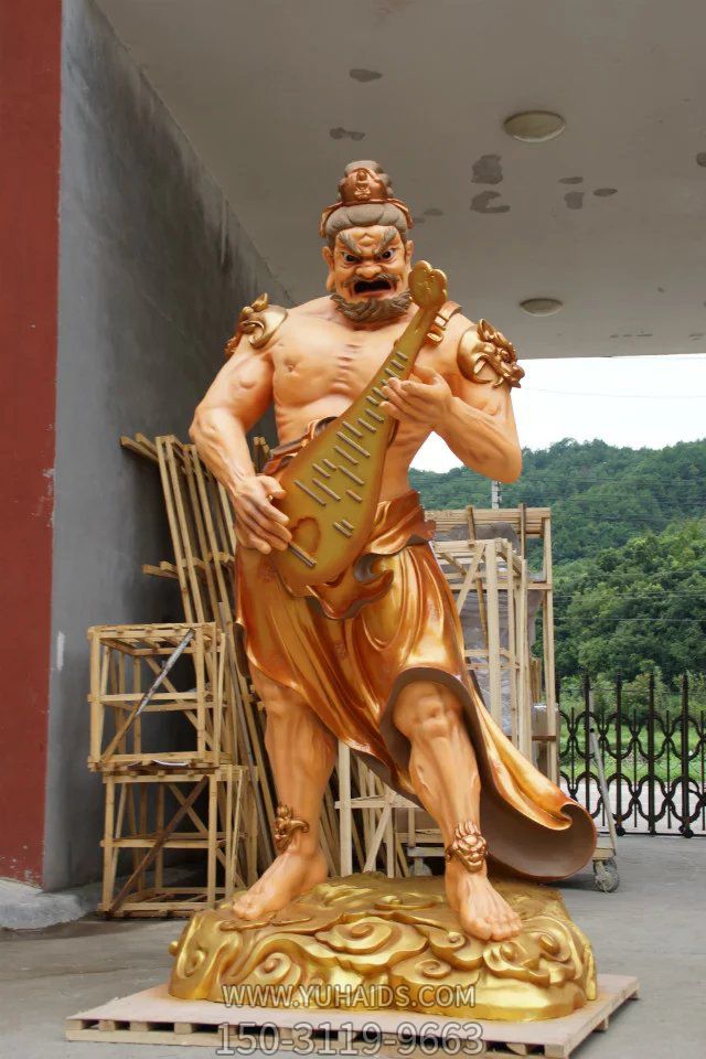 戶(hù)外景區大型仿真人物景觀(guān)玻璃鋼噴金烤漆手拿琵琶的天王雕塑