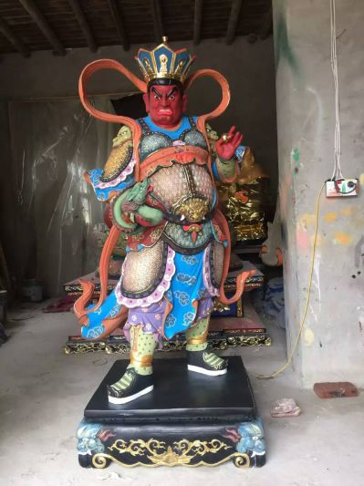 玻璃鋼彩繪戶(hù)外景區天王雕塑