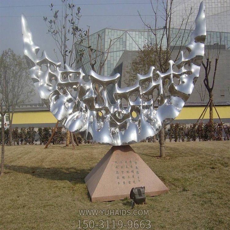 鏤空月亮擺件  園林景觀(guān)小品抽象不銹鋼雕塑