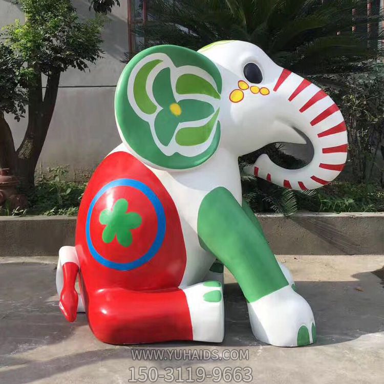 玻璃鋼彩繪公園坐著(zhù)的大象雕塑