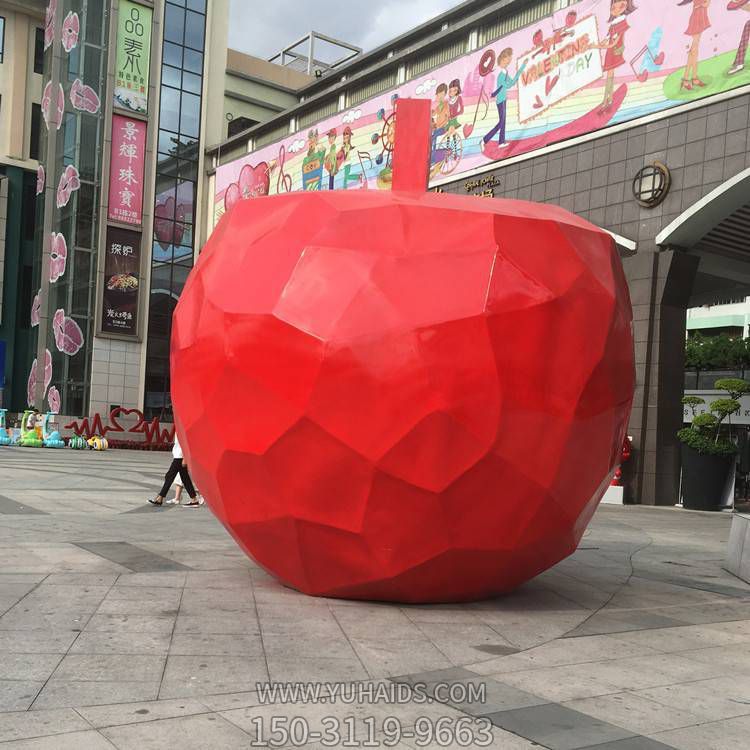 商業(yè)廣場(chǎng)戶(hù)外擺放大型玻璃鋼切面蘋(píng)果雕塑