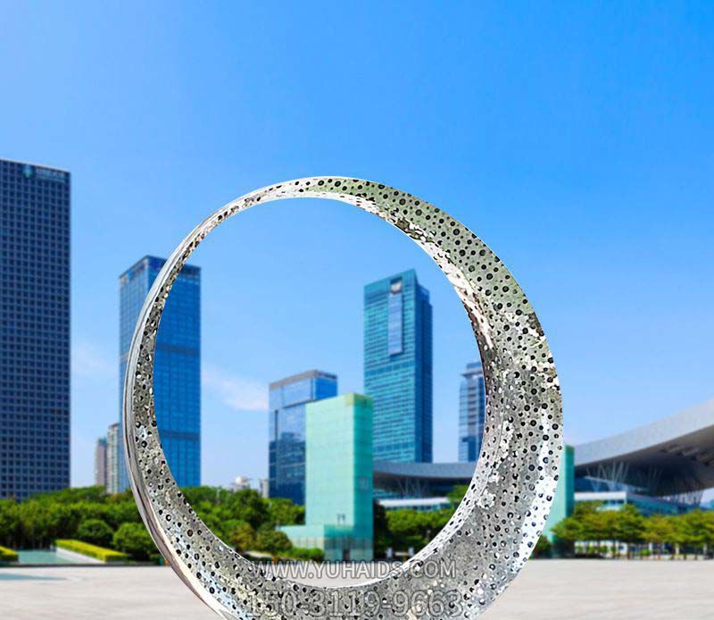 公園創(chuàng )意不銹鋼鏤空城市抽象圓環(huán)雕塑