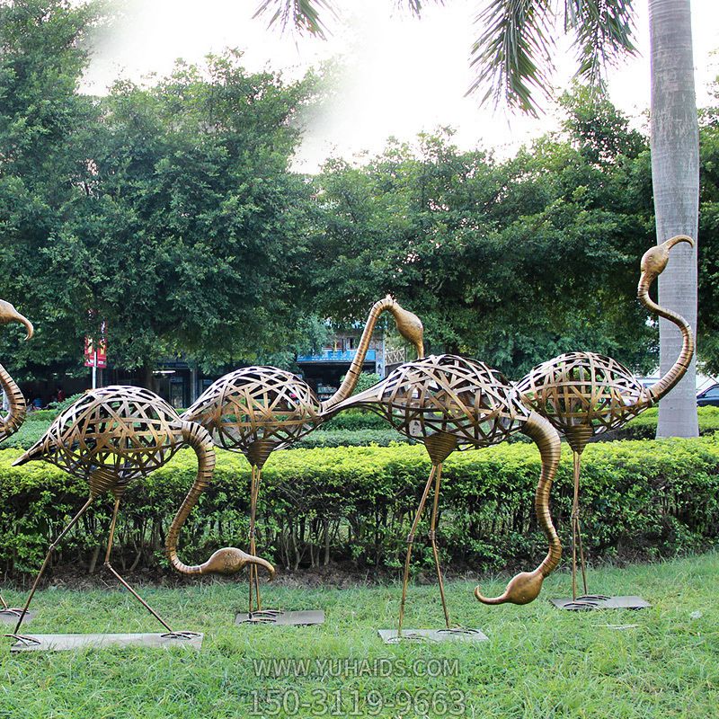 公園草坪不銹鋼鏤空創(chuàng )意鏤空火烈鳥(niǎo)雕塑