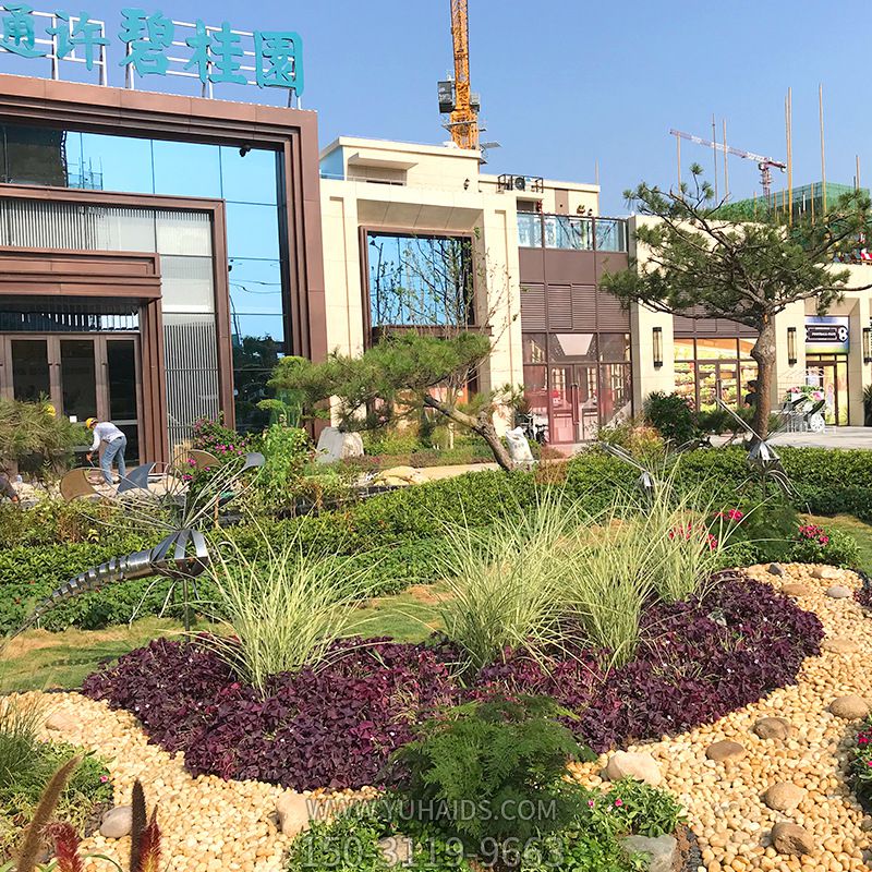 小區公園創(chuàng )意鏡面不銹鋼蜻蜓雕塑