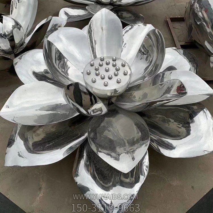 不銹鋼鏡面創(chuàng  )意園林大型噴泉水景蓮花雕塑