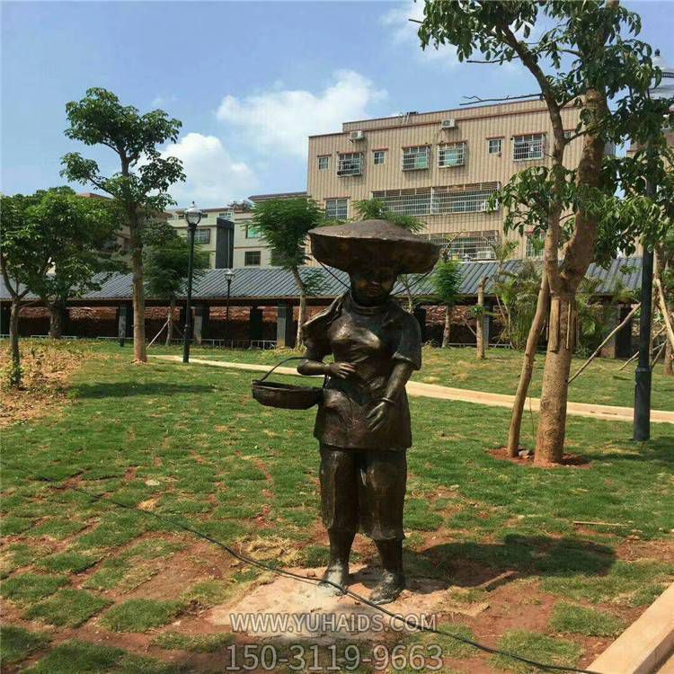 園林廣場(chǎng)創(chuàng  )意玻璃鋼仿銅人物雕塑