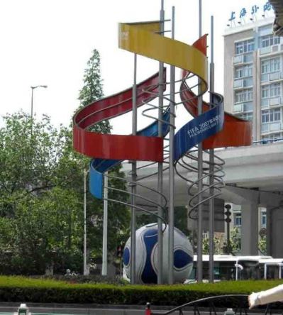 城市廣場(chǎng)擺放不銹鋼噴漆仿真足球景觀(guān)標志雕塑