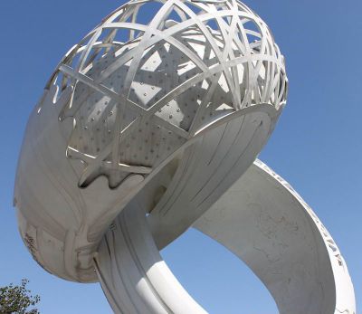 城市花園廣場(chǎng)鏤空創(chuàng  )意不銹鋼戒指雕塑