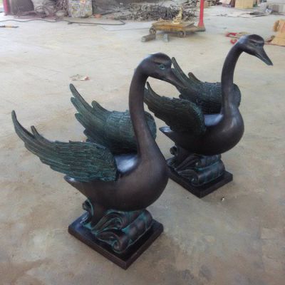 水景玻璃鋼仿銅仿古動(dòng)物景觀(guān)噴泉天鵝雕塑