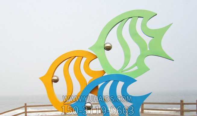 海邊三只簡(jiǎn)約創(chuàng  )意不銹鋼擺件魚(yú)雕塑