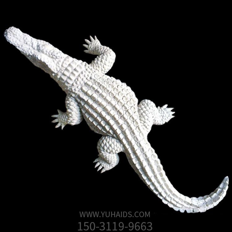 公園擺放的漢白玉石雕創(chuàng )意鱷魚(yú)雕塑