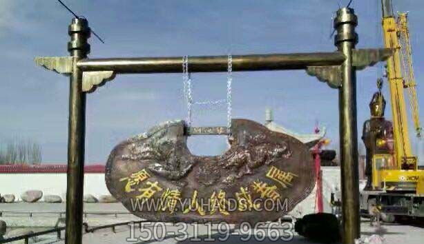 同心鎖雕塑-仿古做舊創(chuàng )意懸掛中的同心鎖雕塑