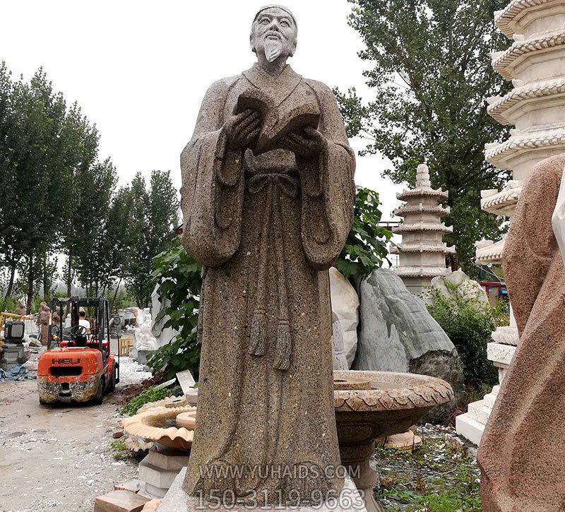 園林醫院擺放古代名醫李時(shí)珍石雕雕塑
