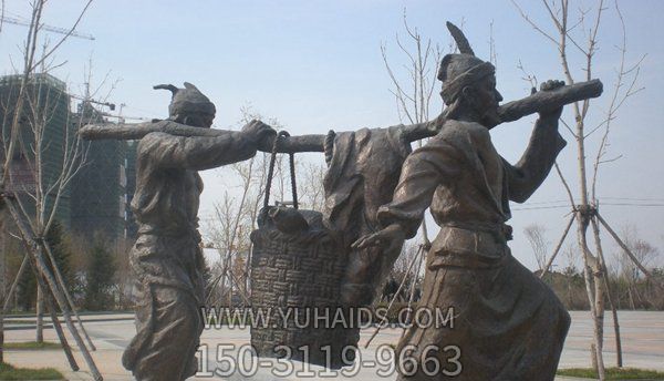 廣場(chǎng)仿古挑扁擔人物青石雕塑