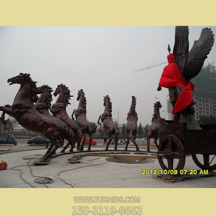 小區廣場(chǎng)擺放大型玻璃鋼仿銅歐式阿波羅馬拉車(chē)雕塑