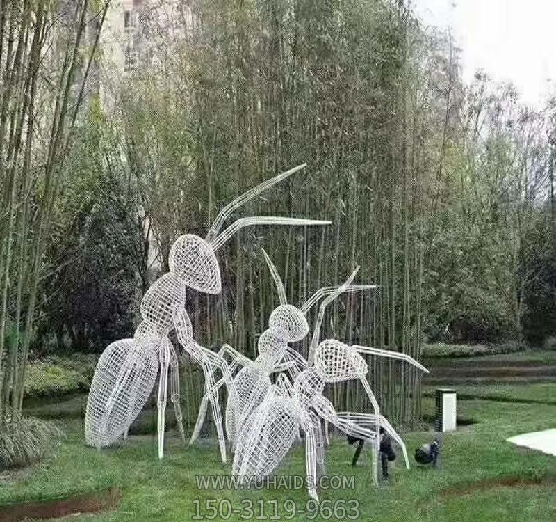 園林別墅景觀(guān)區擺放創(chuàng )意鏤空白色不銹鋼螞蟻雕塑