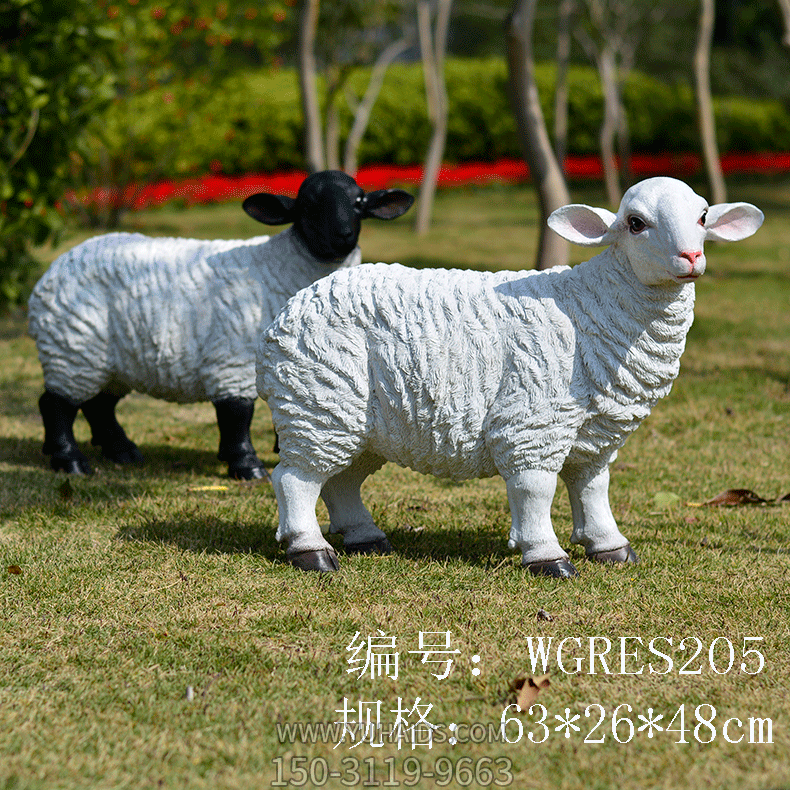 公園草地擺放的一只黑頭的玻璃鋼創(chuàng )意綿羊雕塑