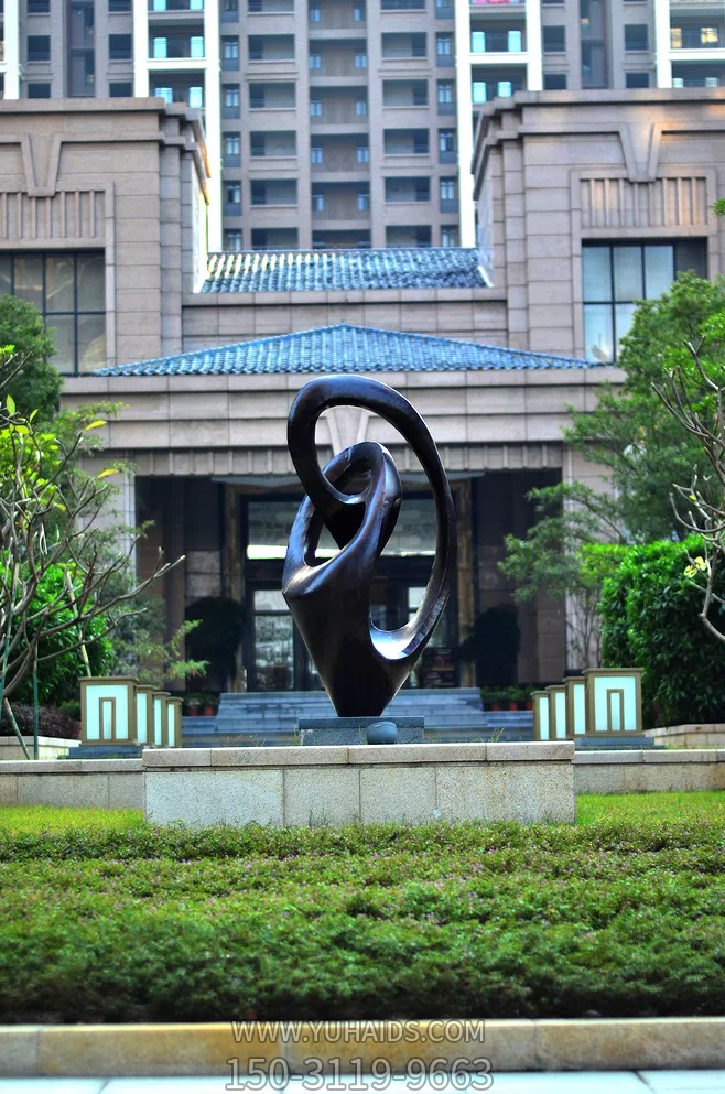 小區不銹鋼仿銅個(gè)性景觀(guān)雕塑
