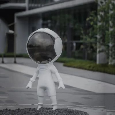 公園玻璃鋼卡通創(chuàng  )意太空機器人雕塑