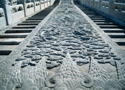 寺廟臺階大型石浮雕，祥云、龍石刻浮雕
