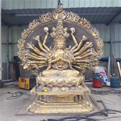 不銹鋼噴金烤漆景區寺廟大型千手觀(guān)音雕塑