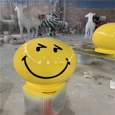 公園不銹鋼彩繪搞怪表情景觀(guān)雕塑