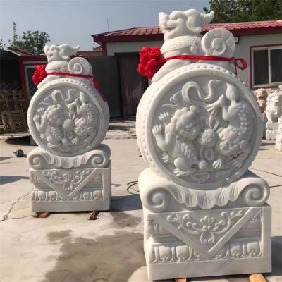 庭院門(mén)口門(mén)墩浮雕鎮宅貔貅抱鼓石雕塑