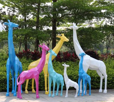 公園玻璃鋼五顏六色的長(cháng)頸鹿雕塑