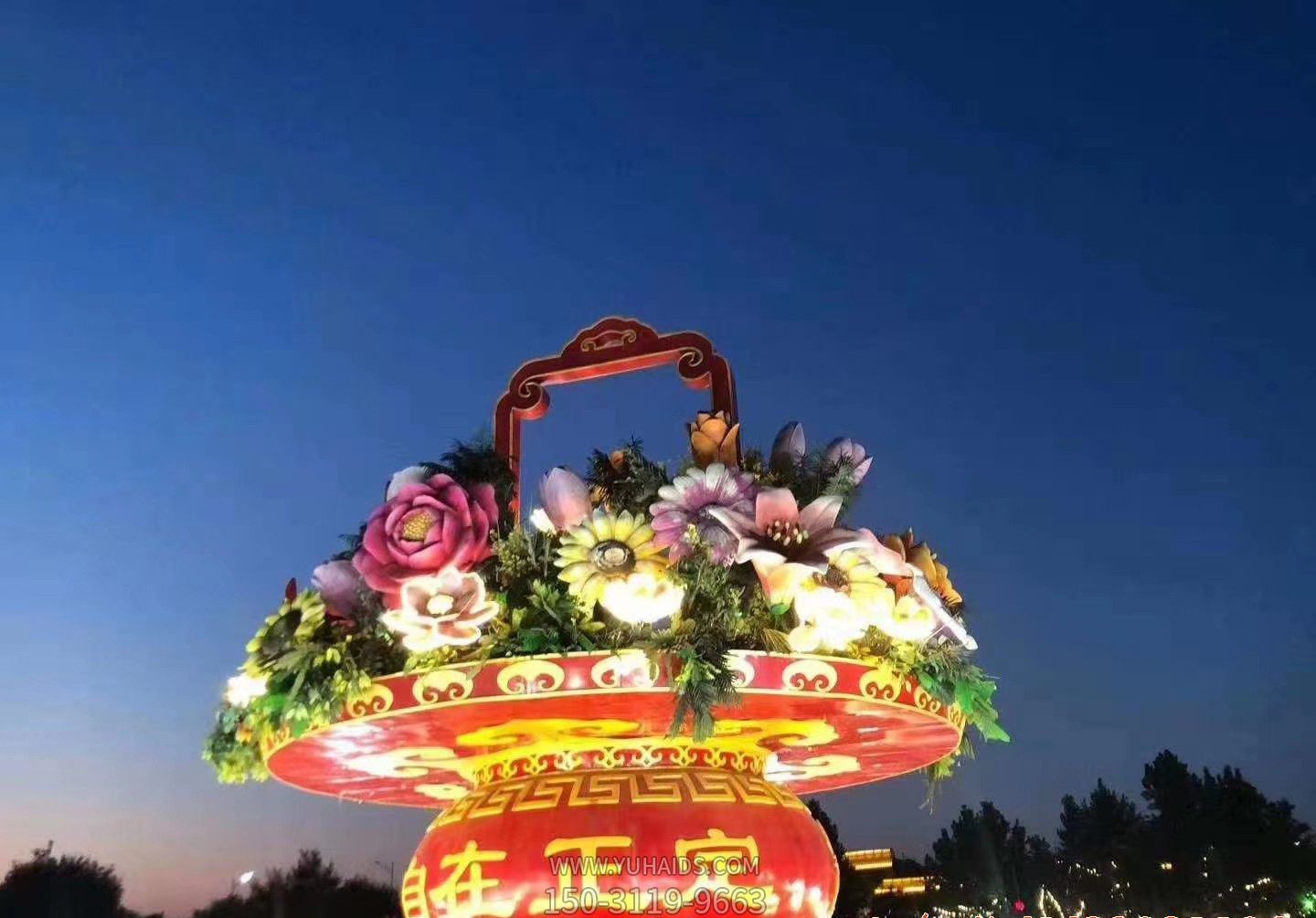 公園戶(hù)外玻璃鋼樹(shù)脂創(chuàng )意亮燈花籃雕塑