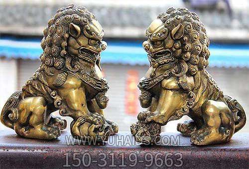 獅子雕塑-商場(chǎng)創(chuàng )意玻璃鋼室內創(chuàng )意美陳擺件獅子雕塑