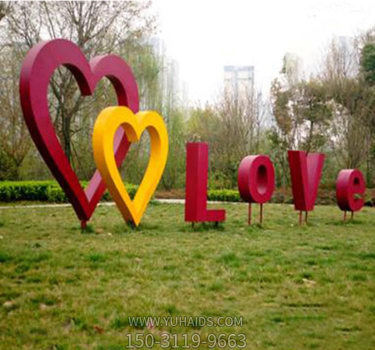 戶(hù)外公園創(chuàng )意樹(shù)脂愛(ài)心雕塑